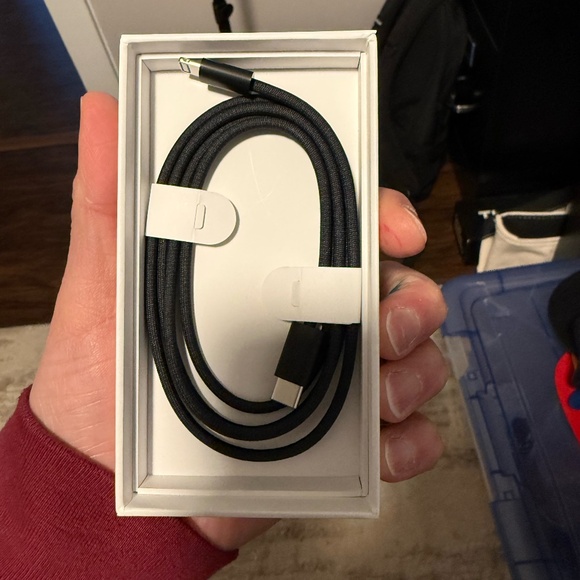 Apple Magic Mouse (Black) – Wireless Bluetooth Mouse w/ Cable - Picture 5 of 5